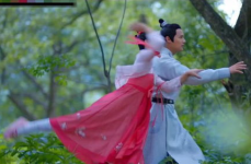 砖头砸人动漫小姐姐,动漫小姐姐的另类魅力